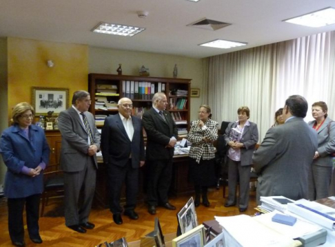 Los ministros de la Corte Suprema de Justicia, Alicia Pucheta de Correa,Luis María Benítez Riera, Sindulfo Blanco y Gladys Bareiro de Módica con los magistrados extranjeros.