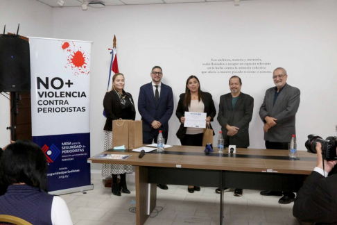 Premiaron a ganadores del concurso Contra la impunidad: nuestra memoria y nuestra voz.