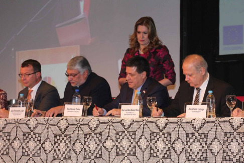 Firma de la declaración conjunta de interpoderes de la República.
