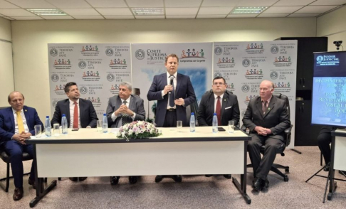 En la ocasión, el ministro superintendente, Dr. Alberto Martínez Simón, agradeció la presencia de las autoridades y destacó el trabajo de magistrados, funcionarios, personal en general destacando los de seguridad y de limpieza.