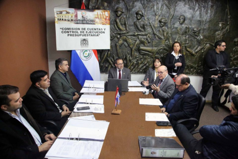 Durante su intervención, el doctor Diesel explicó que los fondos serán orientados prioritariamente a la cobertura de contratos vigentes y a nuevas inversiones, en especial aquellas vinculadas al proceso de digitalización documental que impulsa la DGRP.