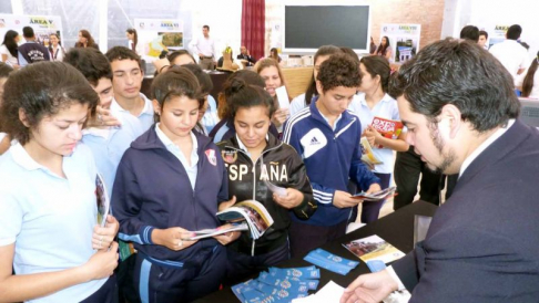 Masiva concurrencia en el stand de la Corte Suprema de Justicia.
