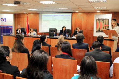 Acto de lanzamiento de la competencia interuniversitaria. (Foto archivo)