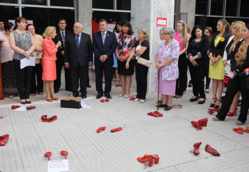 La ministra Alicia Pucheta de Correa expresó su agradecimiento a los presentes por el apoyo.