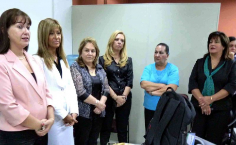 La Comisión de Damas “Amor en Acción”, integrada por las esposas de los ministros de la Corte