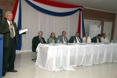 Presentan diccionario jurídico en guaraní en Filadelfia