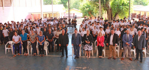 La actividad se realizó en el Colegio Nacional Coronel Valois Rivarola,en el que se abordaron temas como los derechos y obligaciones de niños, niñas y adolescentes; la responsabilidad penal, entre otros.