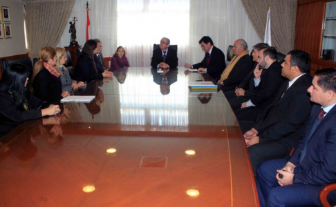 La sala de sesiones del pleno fue sede de la reunión entre el presidente de la Corte Suprema de Justicia y miembros de diversas asociaciones.