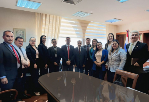 El ministro Ramírez Candia mantuvo diálogo con miembros del Colegio de Abogados “Las Residentas”