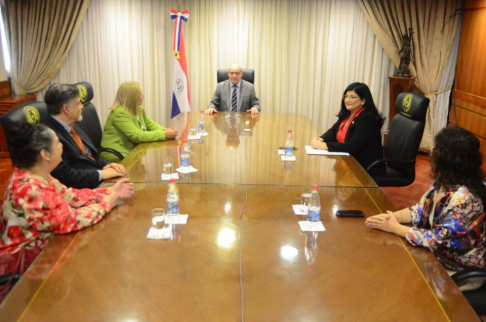 El presidente, doctor César Diesel, y la vicepresidenta, doctora Carolina Llanes, se reunieron con representantes del Centro de Estudios Judiciales.