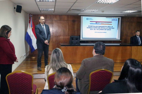 El director general de Planificación y Desarrollo, abogado Juan José Martínez, explicó que el sistema se aplica en todas los organismos y entidades del Estado.