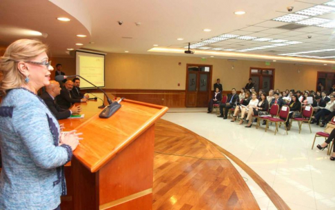 La ministra de la máxima instancia judicial doctora Gladys Bareiro de Módica explicó que el objetivo del curso es optimizar el servicio de Justicia mediante la capacitación de magistrados y funcionarios.