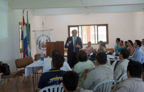 El juez Arnulfo Arias, durante su exposición sobre la Estructura del Proceso Penal.