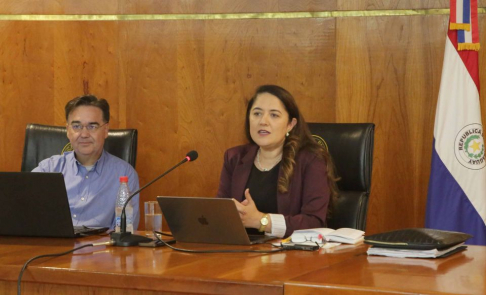 La jueza del Tribunal de Sentencia, doctora Yolanda Morel, expuso sobre los Hechos Punibles contra la Función Pública.