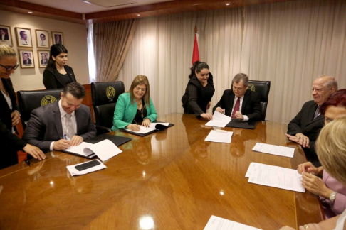 Firman convenio para fortalecer sistemas interinstitucionales.