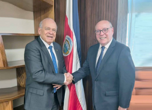 El titular de la CSJ, doctor César Diesel y el presidente de la Corte Suprema de Justicia de la República de Costa Rica, magistrado Orlando Aguirre Gómez