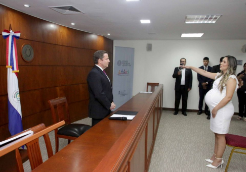 Presidente de la Corte tomó juramento a la nueva agente fiscal para Capital.