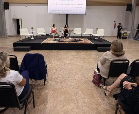 La ministra Carolina Llanes integró una mesa de diálogo centrada en liderazgo judicial e igualdad de género, donde presentó datos y cifras sobre la situación de las mujeres en el sistema de justicia paraguayo.