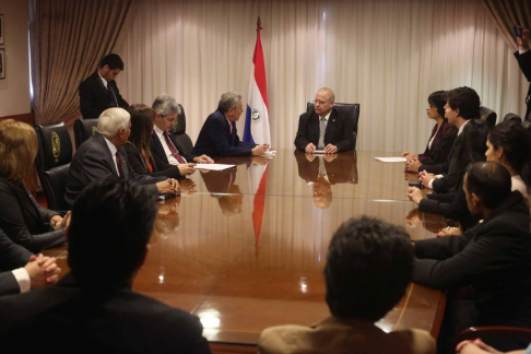 El titular de la Corte en reunión con los gremios.