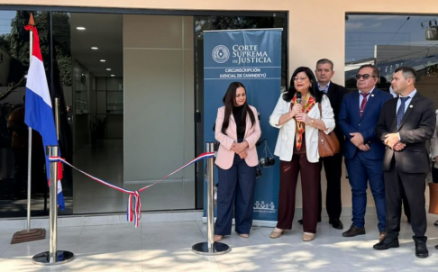 Ministra Carolina Llanes habilitó mejoras edilicias y mantuvo reuniones de trabajo en Curuguaty.