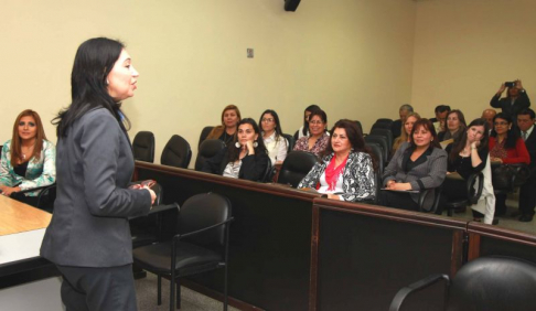 Una de las disertantes fue la doctora María Eugenia Giménez de Allen, camarista de Apelaciones de la Niñez y Adolescencia.