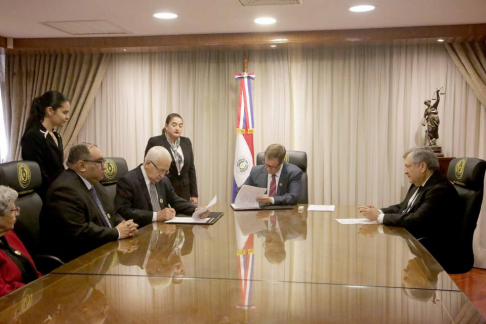 Corte Suprema y Cooperativa de Lambaré firman convenio para implementar el Oficio Judicial Electrónico
