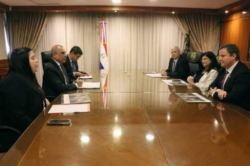 Autoridades judiciales recibieron visita protocolar de representante de Singapur.