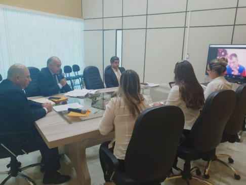 La audiencia se realizó en cumplimiento de la Acordada que Reglamenta el Uso de Medios Telemáticos en Procesos Penales.