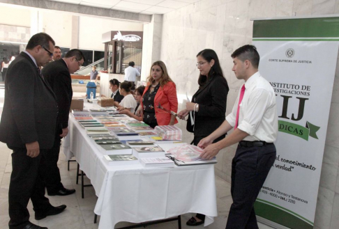 Desde 20.000 guaranies ya existen ejemplares para los profesionales. 