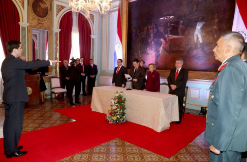 Esta mañana la presidenta de la Corte Suprema de Justicia, doctora Alicia Pucheta de Correa, participó de la ceremonia de juramento del embajador Federico González.