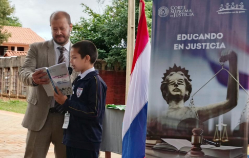 Cierre del Programa Educando en Justicia en Paraguarí.