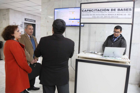 IIJ inicia hoy capacitación de base de datos jurídicos.