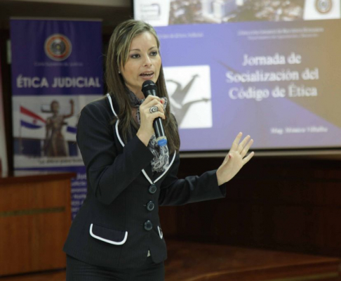 La magíster Villalba fue la principal disertante en la jornada.
