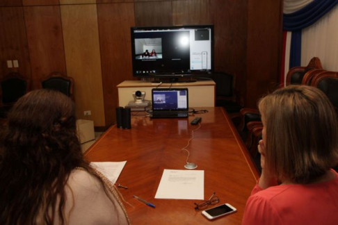 La videoconferencia se realizó en la sala de reuniones del Palacio de Justicia de Asunción