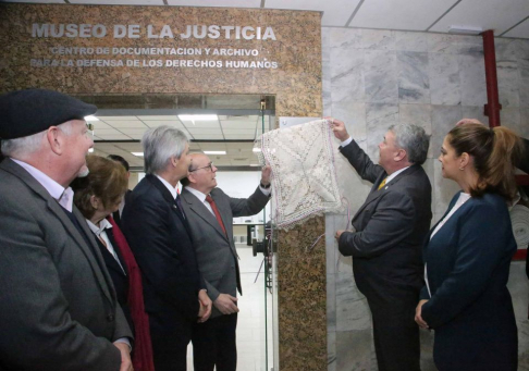 El presidente de la Corte Suprema de Justicia y máxima autoridad judicial, doctor César Diesel, encabezó la ceremonia y descubrió la placa conmemorativa.