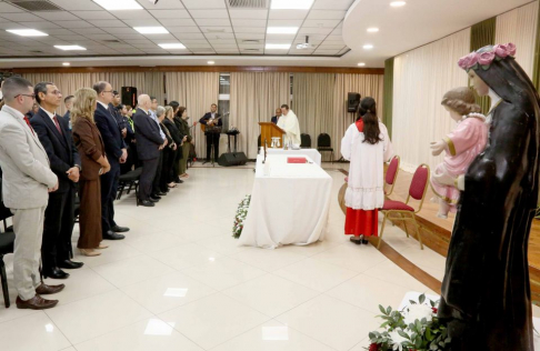En homenaje a Santa Rosa de Lima, se celebró una misa en el Palacio de Justicia de Asunción.