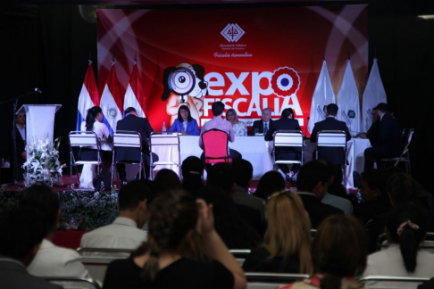 Jueces realizaron simulacro de juicio oral.