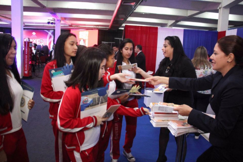 Los estudiantes se mostraron muy satisfechos por los materiales exhibidos.