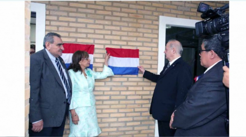 El acto contó con la presencia del ministro superintendente, Luis María Benítez Riera, y el ministro Antonio Fretes, además de autoridades locales y departamentales.