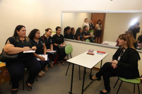 Los estudiantes de UTCD observaron el trabajo realizado en Cámara Gessell