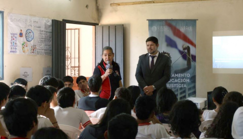 Educando en Justicia instruyó a alumnos de la Escuela Nacional República del Perú.