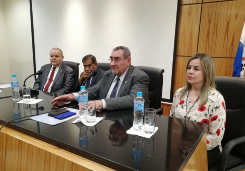 El ministro de la Corte Suprema de Justicia Antonio Fretes durante su intervención explicó que es sustancial la importancia de que la sentencia judicial poseas razonamiento lógico y sea entendida por la ciudadanía