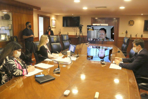 Octava reunión de ministros de la Corte Suprema con abogados.