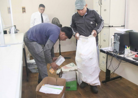 Continúa proceso de depuración de documentos en desuso en juzgados Civiles y Comerciales.