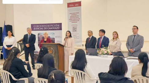 Ministro Ramírez Candia presidió examen de conocimientos para cargos vacantes en Caaguazú