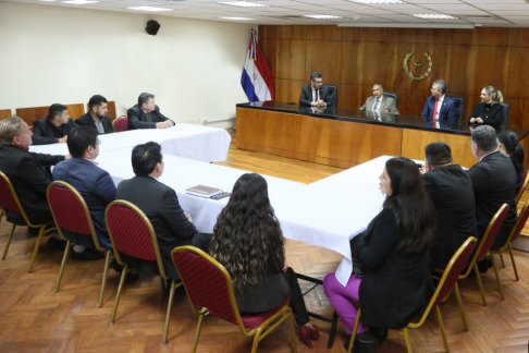 Ministro Ramírez Candia se reunió con autoridades de San Pedro y gremios de abogados.