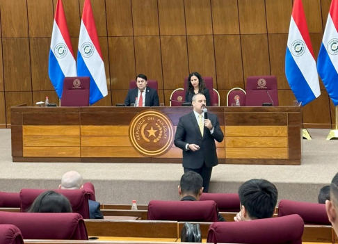 El Dr. Sosa Nicoli impartió la primera clase correspondiente al Módulo I, denominado “Estado, ciudadanía y gobierno municipal”.