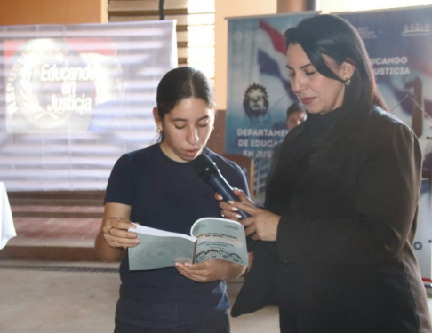 Jornada de capacitación dirigida a 120 estudiantes del 1º al 9º grado de la Escuela Básica N° 64.