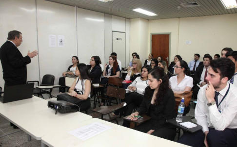 Curso sobre “Consultoría para implementación de un programa de capacitación para auxiliares de justicia, dactilógrafos, de Juzgados de Primera Instancia en lo Civil y Comercial de la Capital”.