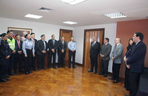 La Corte expresó gratitud a efectivos policiales en la víspera de su día.
